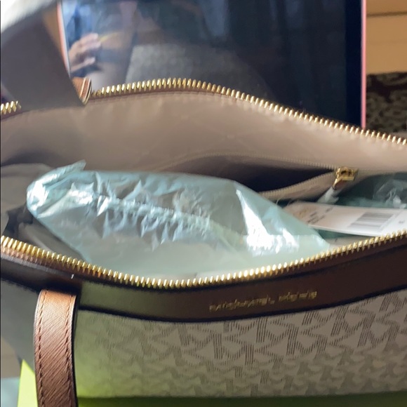 MICHAEL KORS MADDIE - Picture 2 of 3